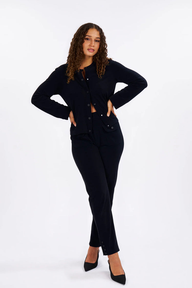 FITTED JOGGER UPF 30+ IN BLACK